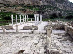 Κούριο Η παράλια Βασιλική Πηγή: Τμήμα Αρχαιοτήτων Κυπριακής Δημοκρατίας