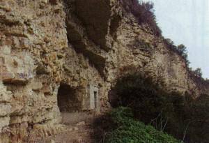 Ασκητήριο, Παλαιό Έγκλειστρο Σουσκιού Πηγή: Ιερά Αρχιεπισκοπή Κύπρου